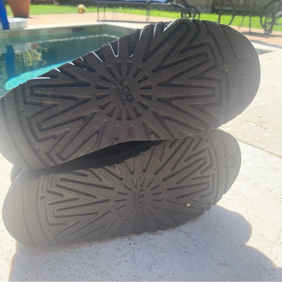 Ugg Black Suede Ankle Boots with Knit Cuffs & Button Sz 4 Kids - Picture 5 of 6